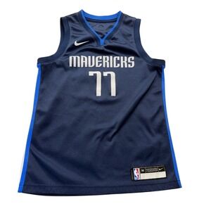Nike Basketball Jersey Kids M Blue Luka Doncic 77 Dallas Mavericks Swingman NBA